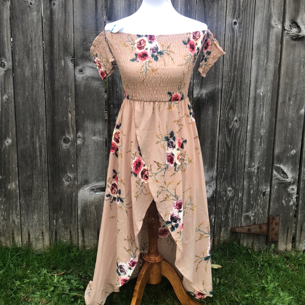 Beautiful Floral High-Low Off The Shoulder Dress w/ Front Slit! Fits like Sz S/M